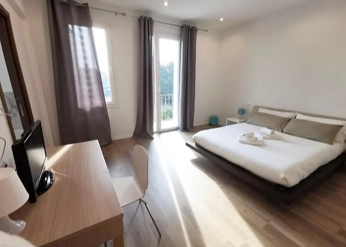 Civico21 Pensión 3*